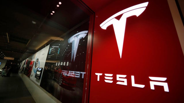Tesla CFO Leaves 